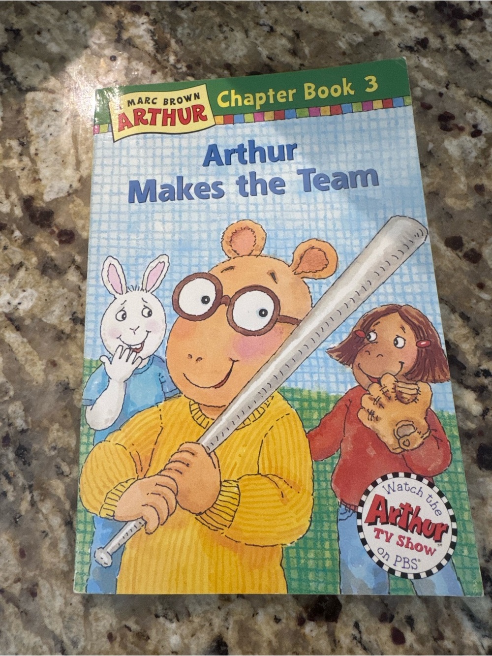 FREE with any purchase/ Arthur Makes the Team / Chapter Book 3